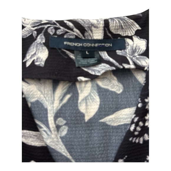 FRENCH CONNECTION wrap top, sz L, black white floral Ruffle,3/4 bell sleeves - Picture 5 of 8